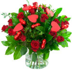 Valentijn boeket rode rozen met hartjes